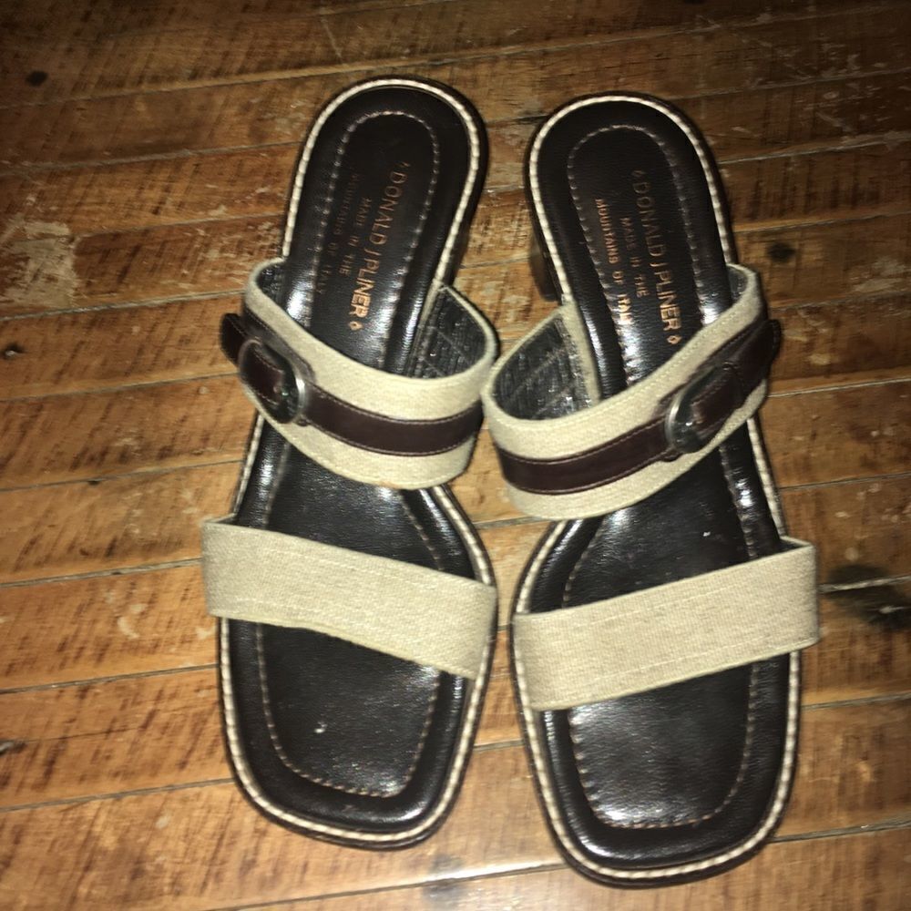 Donald Pliner brown & burlap square toe block heel sandals